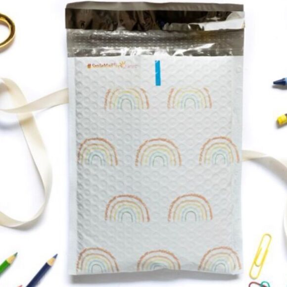 Poly mailers MIX 6x9 10x13 12.5x15 14x17 bubble mailers 6.5x10 35 stickers 1.5” - Picture 1 of 14